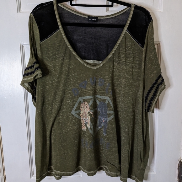 torrid Tops - Torrid Women's Size 4 Cropped Olive Black "Double Trouble" Burnout Shirt